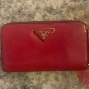Prada wallet. Used but in good condition